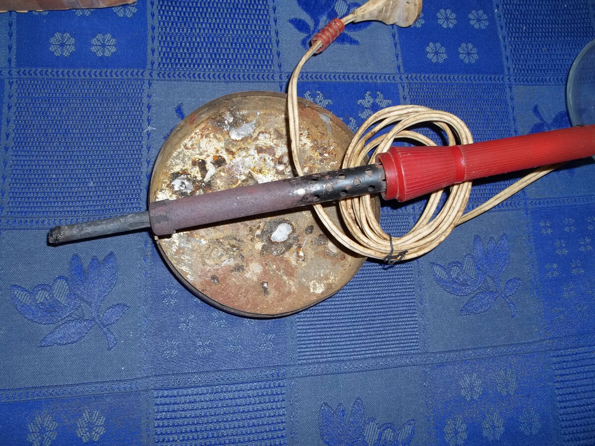 Паяльник с припоем