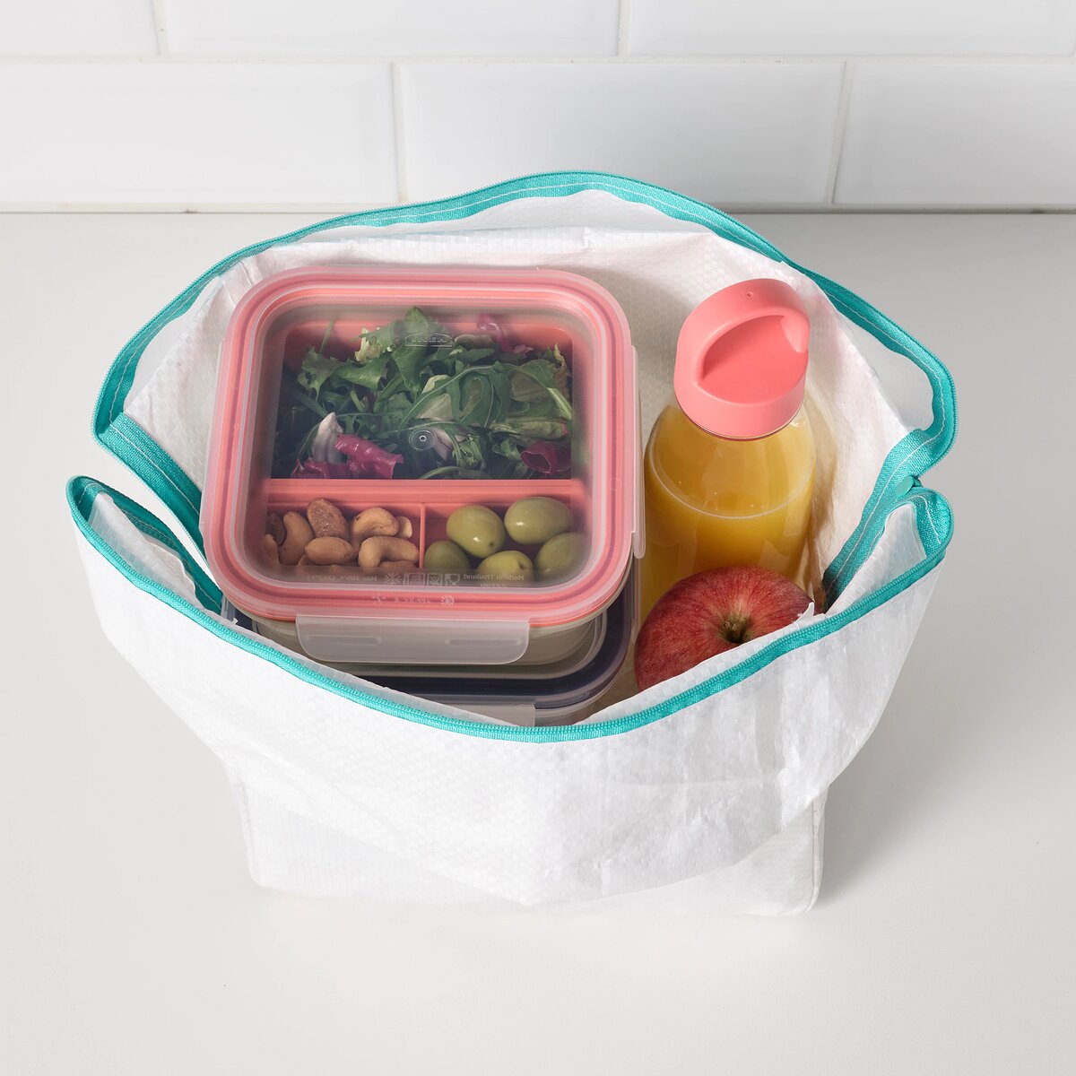 В ИКЕА можно купить даже специальную сумочку для  еды