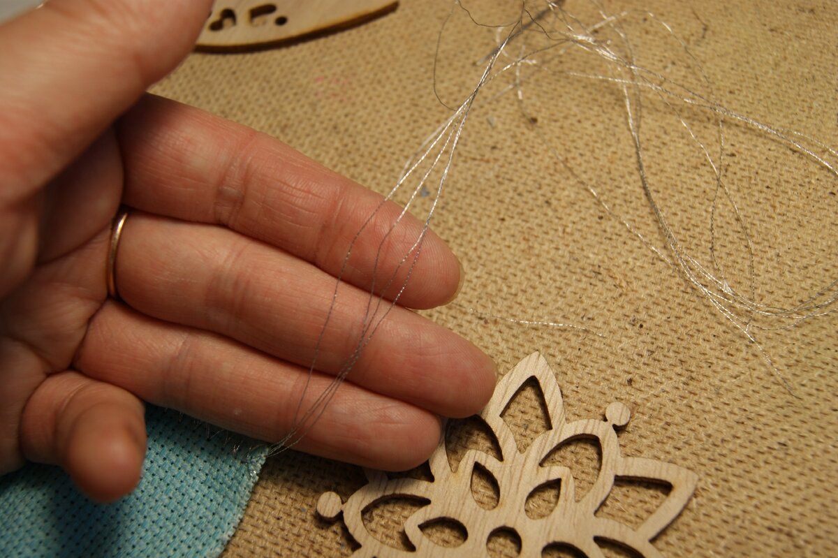 металлизированная нить мулине