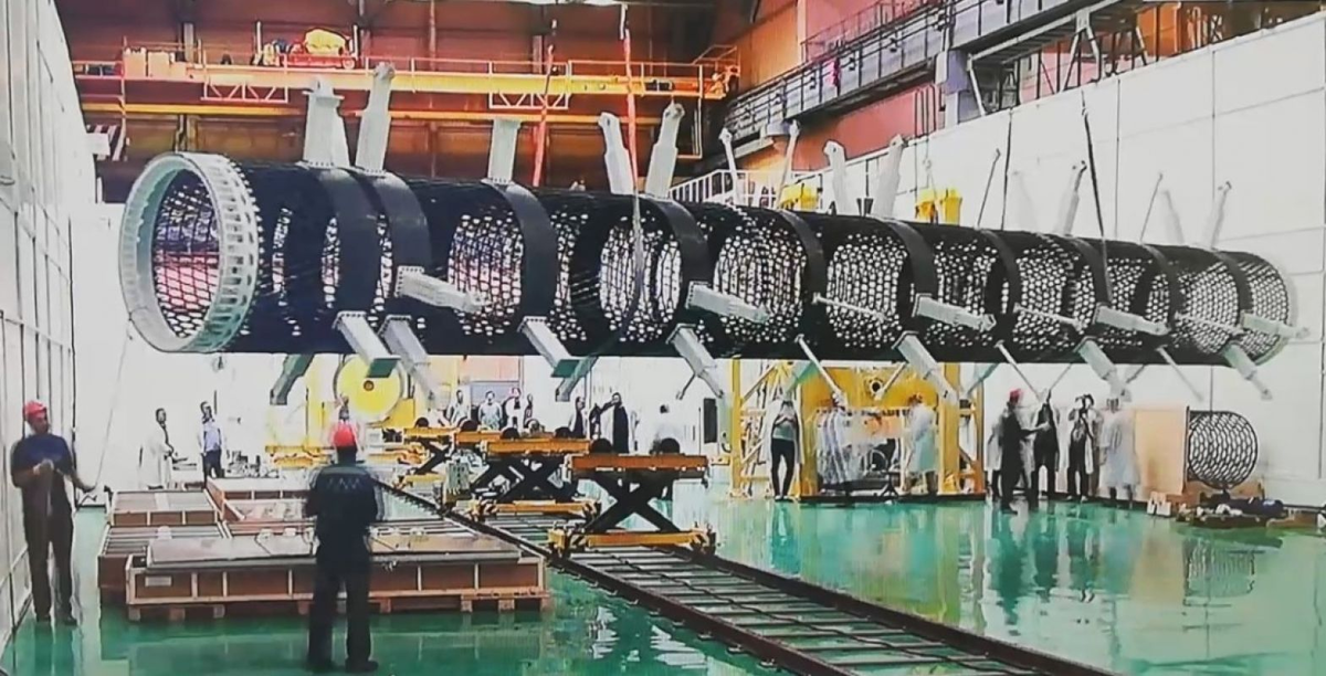 Фермы будующего корабля. Фото в сборочном цефху