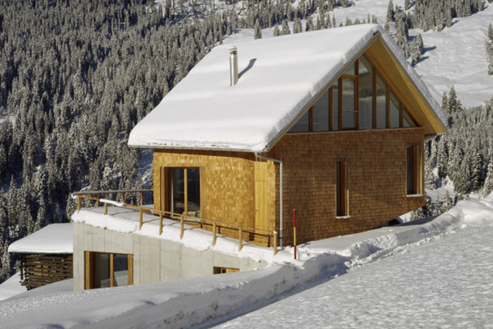 Двухэтажный дом с лофтом