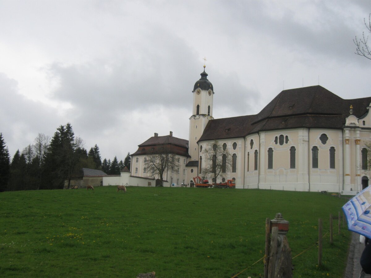 Идиллический пейзаж. Церковь на лугу - Вискирхе. Фото автора.