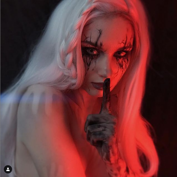 Изображения со странички https://www.instagram.com/roga_na_noge/