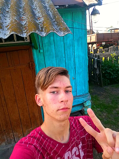 Летом я начал свой ютуб канал,но не смог на нём чего либо добиться и как следствие убедить родителей не идти в 10 класс. А так,если бы было побольше времени - канал был бы щас куда более продвинутый ,как и я ) 