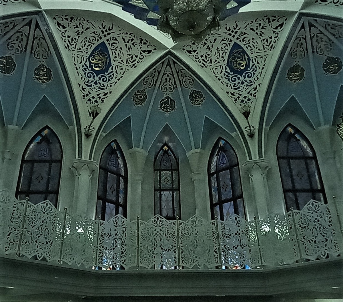 Интерьер мечети Кул Шариф. Фото автора. Листайте далее...