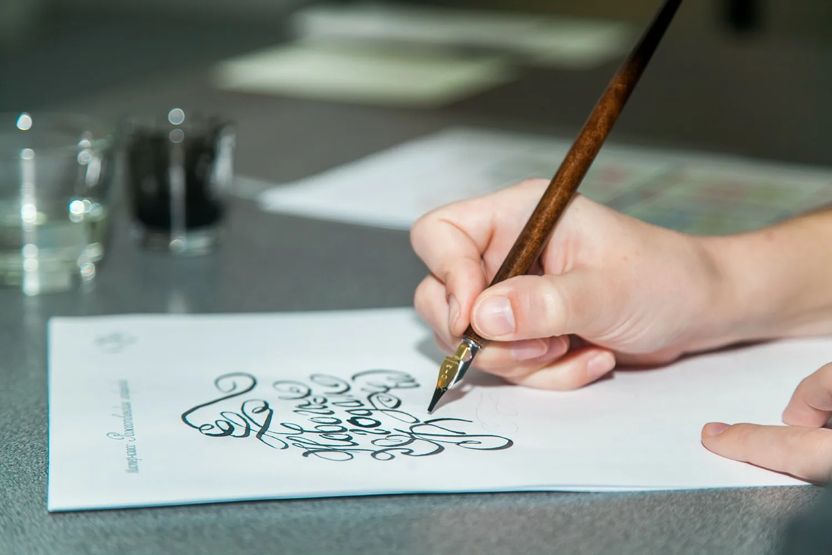 курсы каллиграфии. каллиграфический почерк. ручки для красивого почерка. современная каллиграфия. красивая каллиграфия.