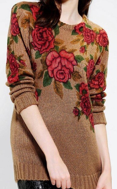 Когда-нибудь я обязательно свяжу этот пуловер. Я подберу схемы, свяжу его платьем, пусть даже и не себе,  и буду гордиться всю оставшуюся жизнь!