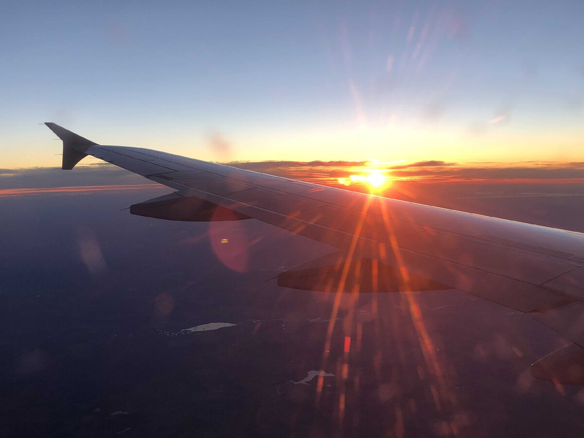 Полётов вам всем в отпуск! легких и интересных! фото автора где-то над Уралом