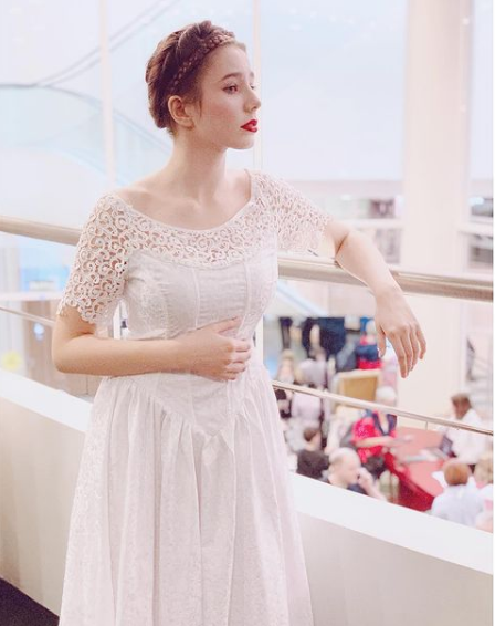 Вера Алдонина в проекте "Живые картины". https://www.instagram.com/taisianachalova/