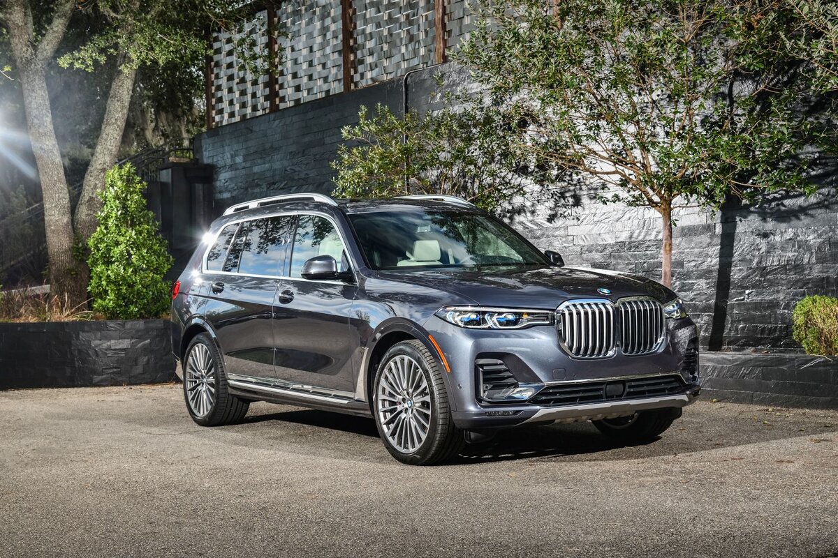 Источник: https://www.autoevolution.com/cars/bmw-x7-2018.html