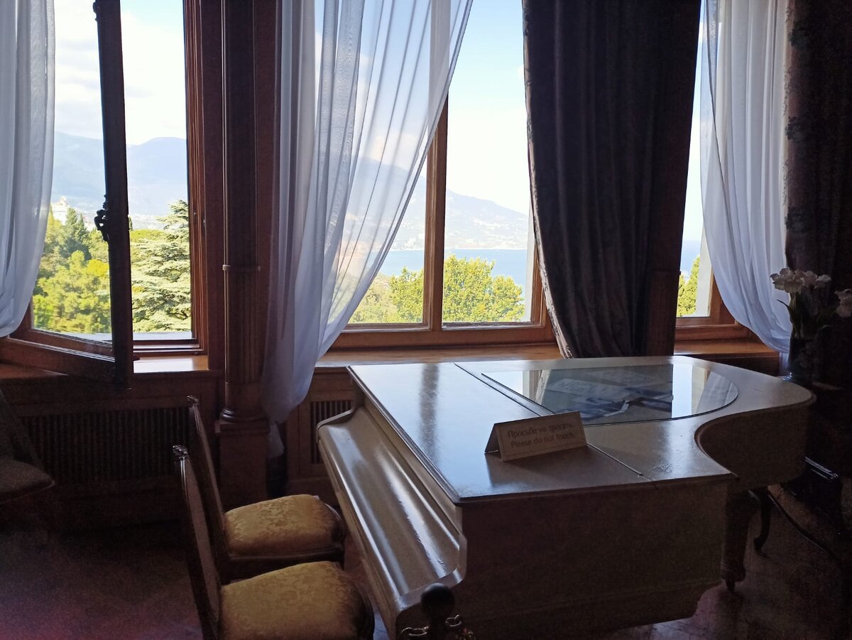 Столетия проходят, меняются декорации, а виды остаются. Фото автора 