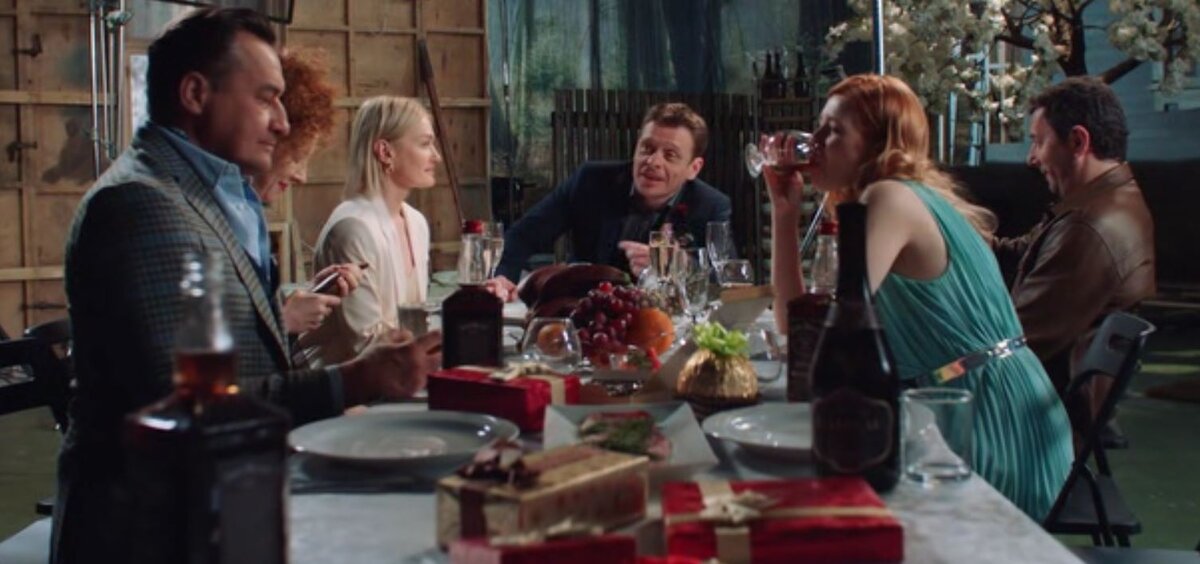 кадр из сериала "В Бореньке чего-то нет"