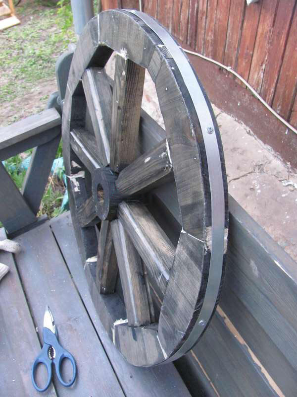 Корщетка-колесо 75мм со штифтом, стальная латунированная волнистая проволока 