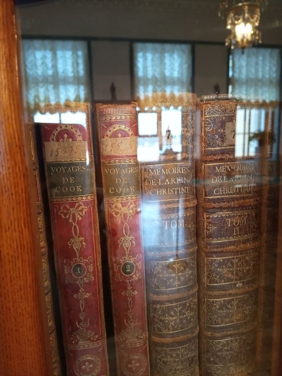 книги из библиотеки Романовых
