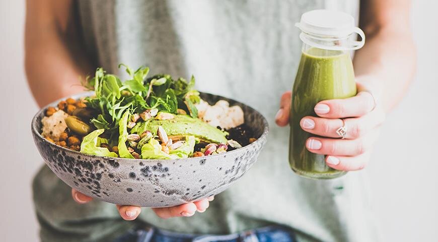 В рацион веганов входи пища исключительно растительного происхождения