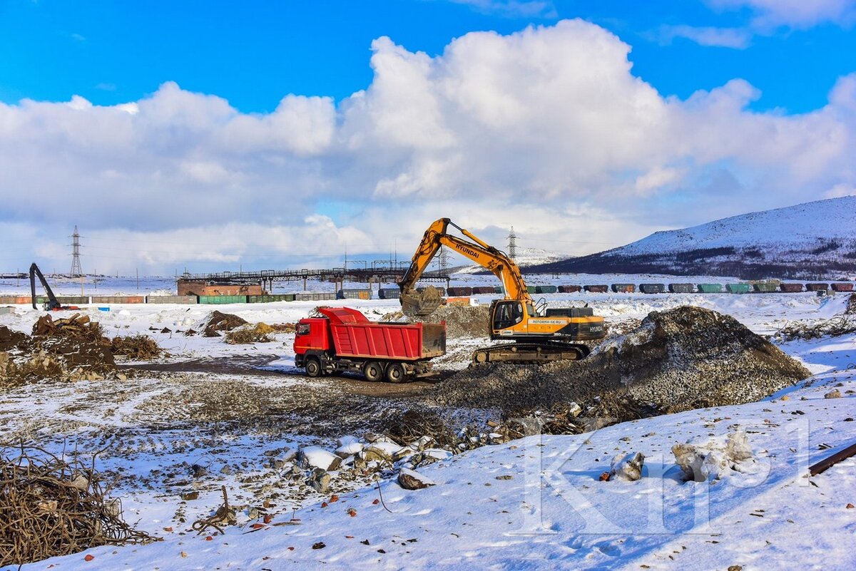 кольская гмк мончегорск фото. ледовый дворец сокольники новый. мончегорск фото завода. скейт парк в мончегорске. промплощадка кольской гмк.