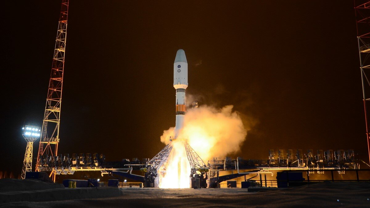 Ракета "Союз", которая сегодня доставляет наших космонавтов на орбиту Земли к МКС. Источник: Яндекс-картинки