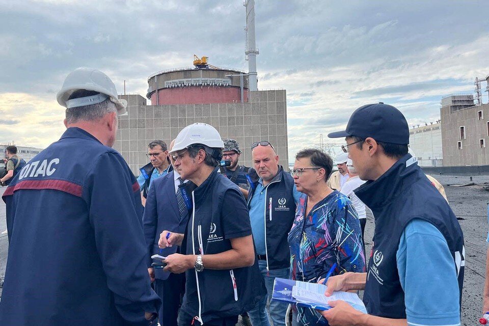     5 сентября Энергодар покинула комиссия МАГАТЭ, оставив в районе Запорожской атомной электростанции всего двух своих представителей для контроля за ситуацией на этом крупнейшем в Европе атомном энергетическом объекте.  REUTERS