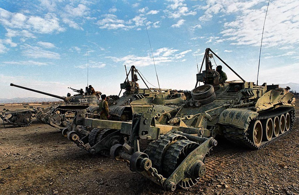 петлицы инженерных войск ссср. советские инженерные войска. бронежилет пз-зиф-20. советские инженерные войска. путепрокладчик бат-2м.