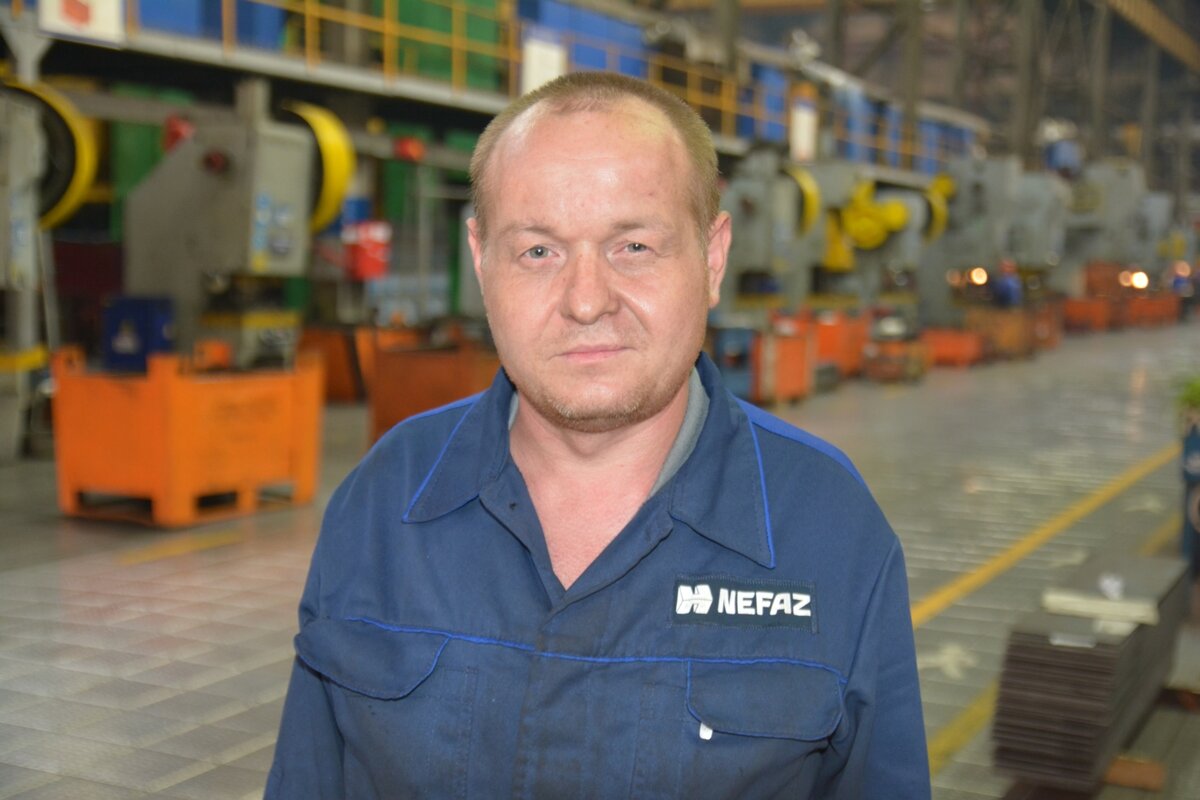 Сергей Шапаев - лучший резчик металла на ножницах и прессах - 2022