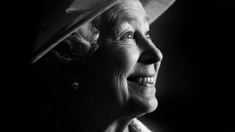 Сияющая улыбка королевы. Фото: BBC.