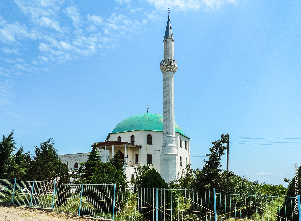 Вид на мечеть Коз-Джамиси с запада