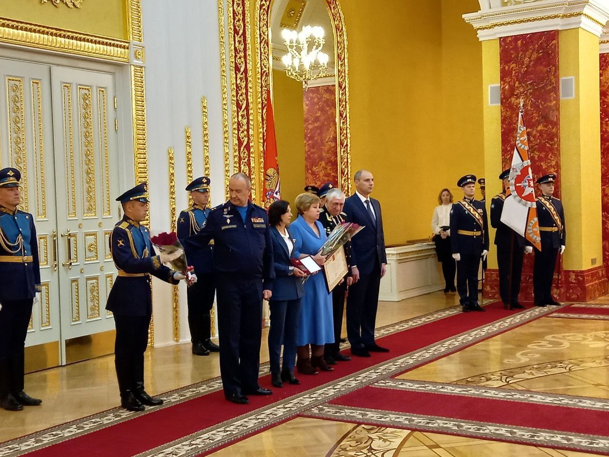    Денис Паслер и Владимир Бенедиктов вручили госнаграды семьям погибших летчиков ИЛ-76 Белов Михаил Александрович