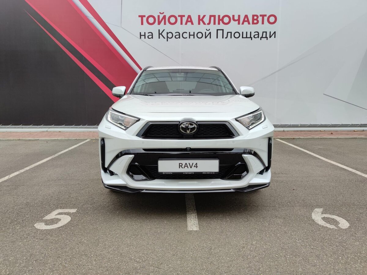 Toyota RAV4 — самый продаваемый автомобиль 2021 года в мире. Разбираемся,  чем так хорош этот японец | КЛЮЧАВТО | Дзен