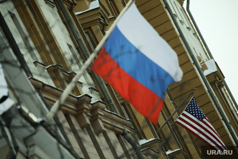    По словам Антонова, США напрасно стараются навредить России