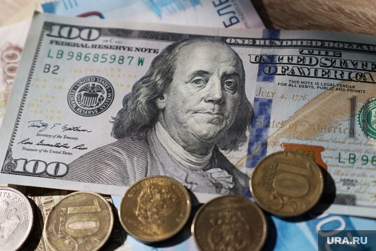    Бюджет все равно завязан на нефтегазовом секторе, заявил Алексей Кричевский