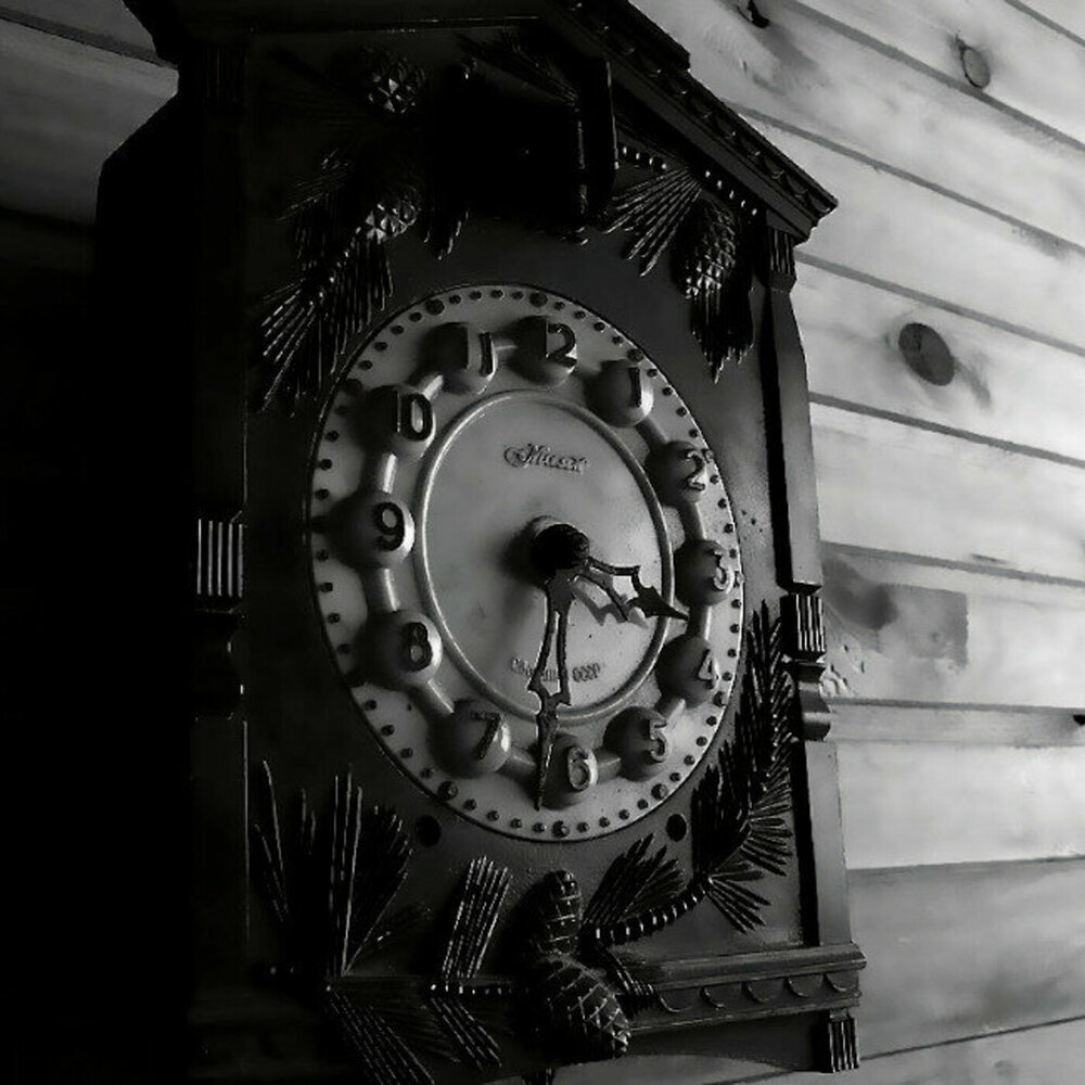 Слушать песню старых часов. Часы -ходики Мозер. Старинные часы. Старинные настенные часы. Старинные часы на стене.