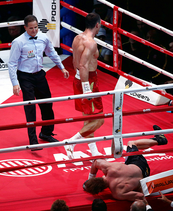 Это Православный Владимир Кличко накакзывает язычника Пельменя