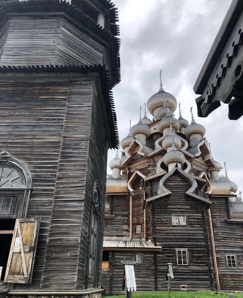 Церковь на острове Кижи, сделанная только с применением гвоздей
