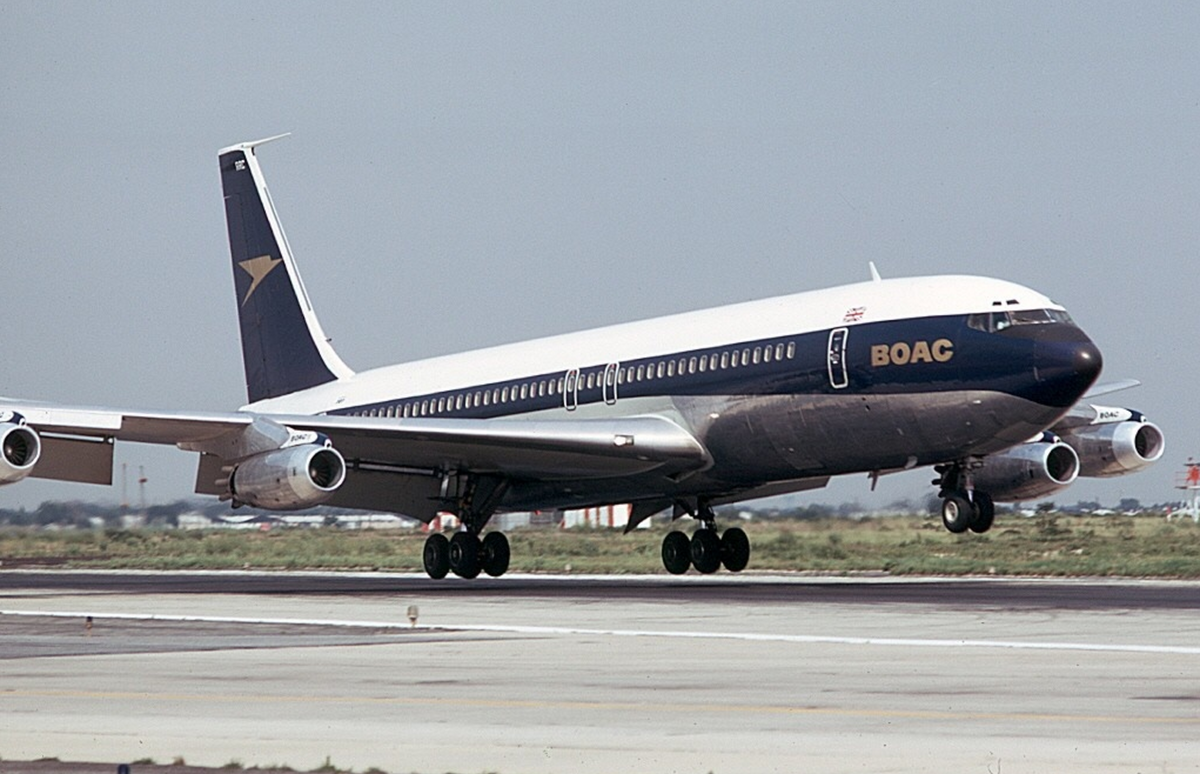 Боинг 707...