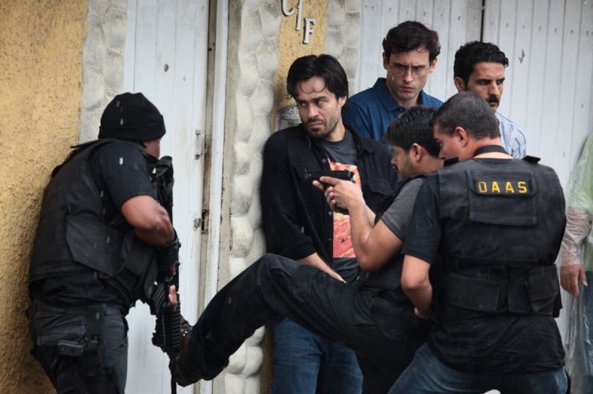 Спецназ не почтальон - дважды не звонит. Вернее, он вообще никогда не звонит. 