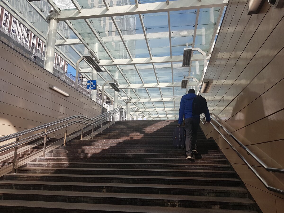 выход из станции метро "Ховрино'