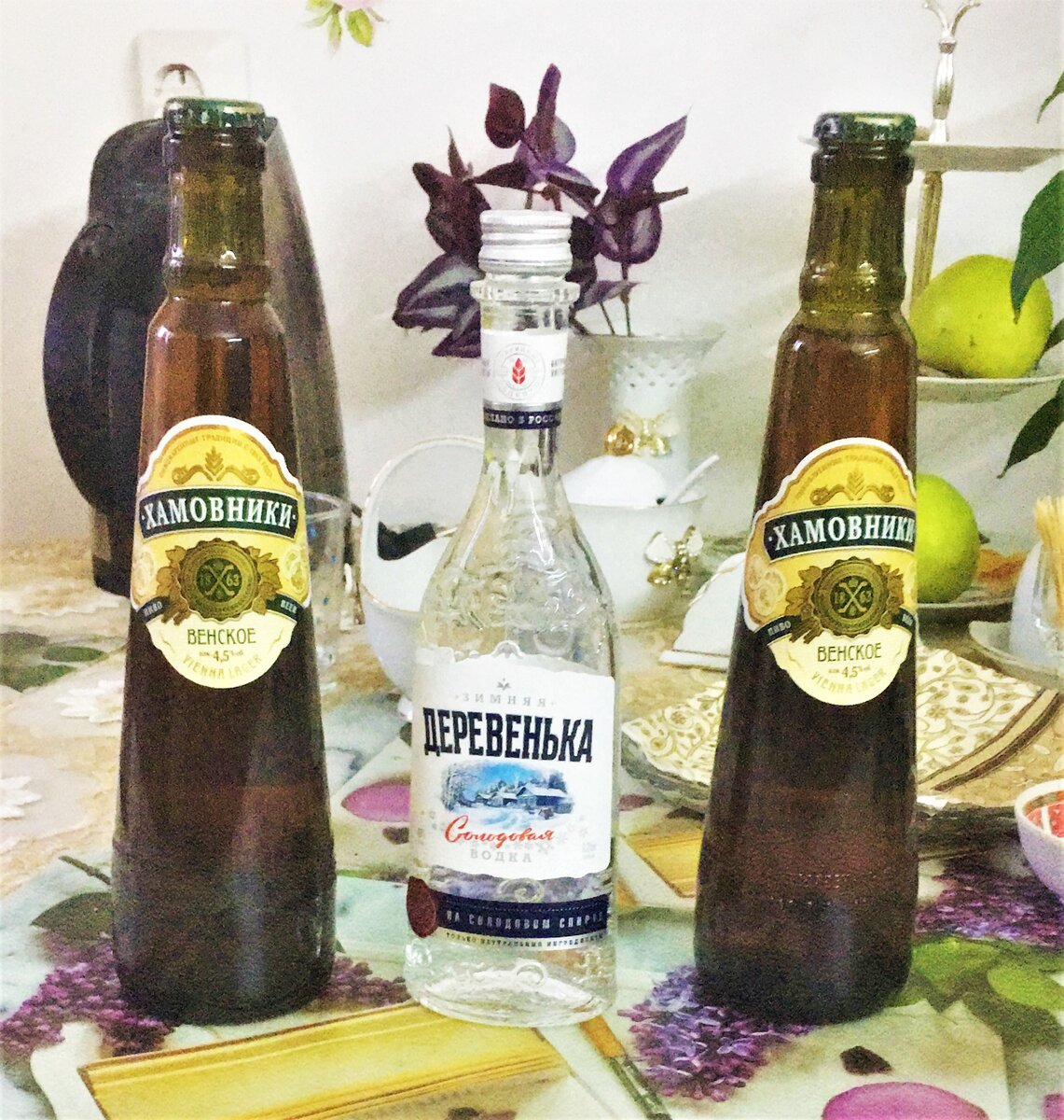 Классический набор умеренного употребления водки с пивом.