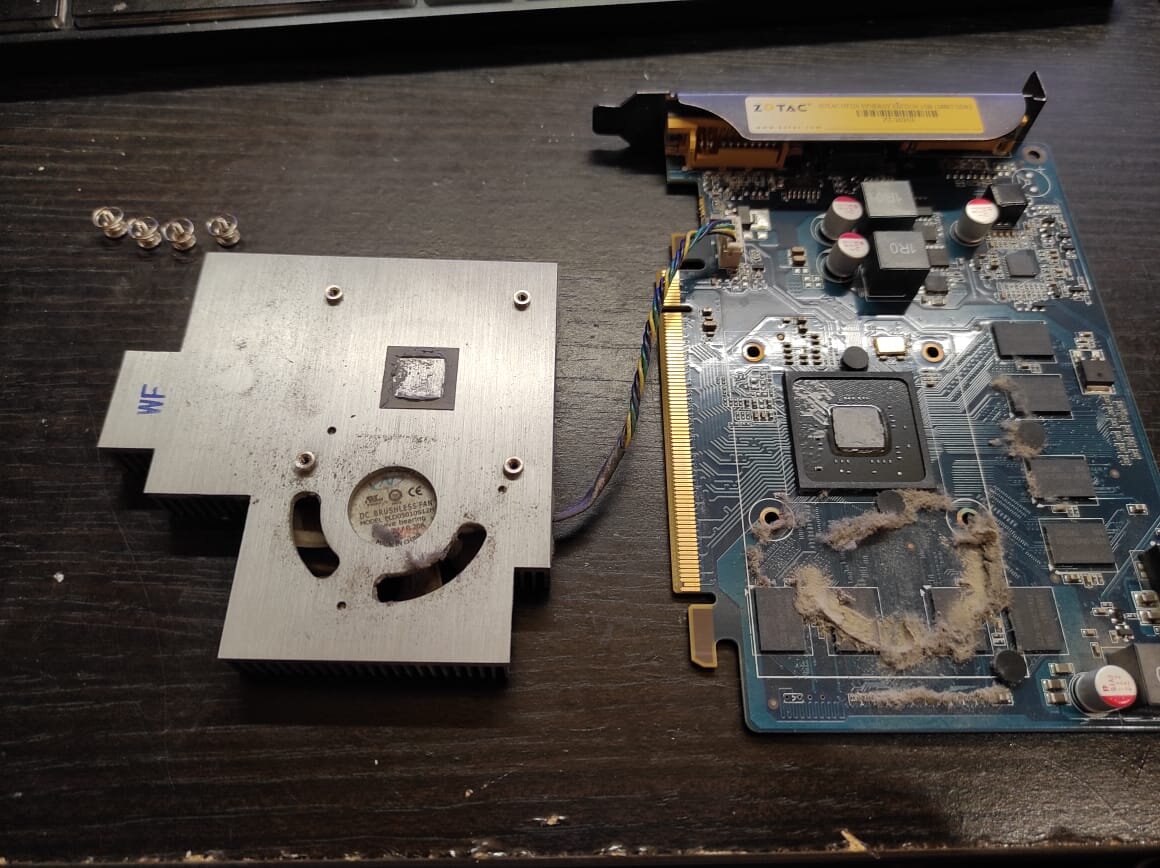 Фото из личной коллекции, GT 220, сняли охлаждение