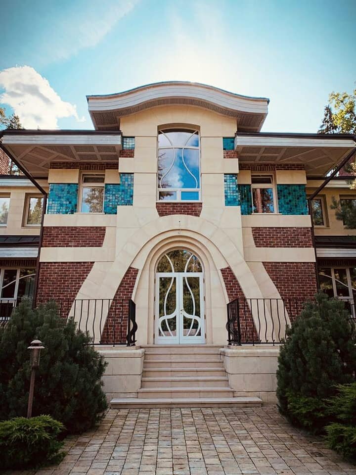 Майоликовые плитки для фасада в зеленой гамме