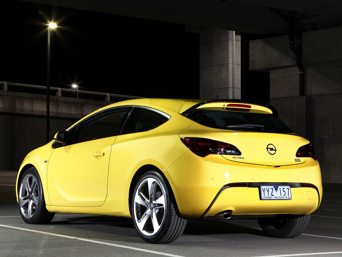 (Opel Astra GTC)