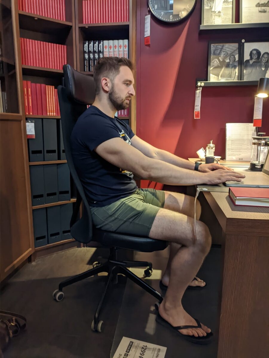 В поисках мебели для своей рабочей зоны