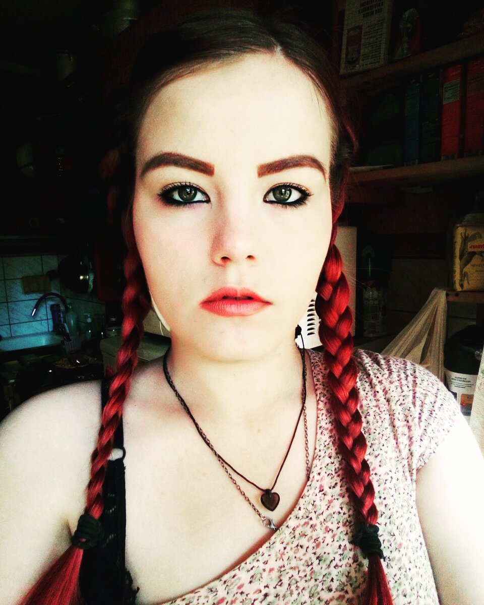 Так выглядит человек, который вместо сна по полночи строчит стихи)