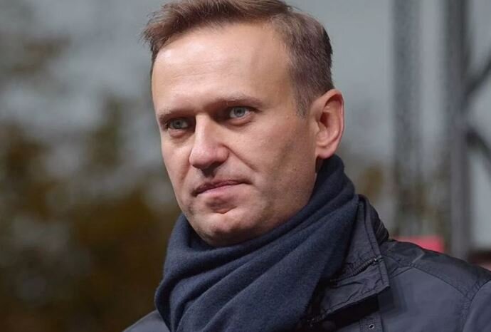 Навальный решил потроллить российскую власть новым постом, теперь шутят над ним