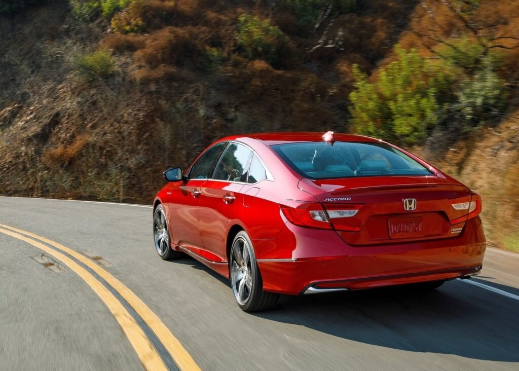 Автомобиль будет доступен с 1,5-литровым или с 2,0-литровым моторами