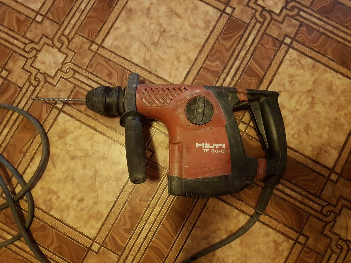 Этому бойцу уже много лет, а выглядит как новый