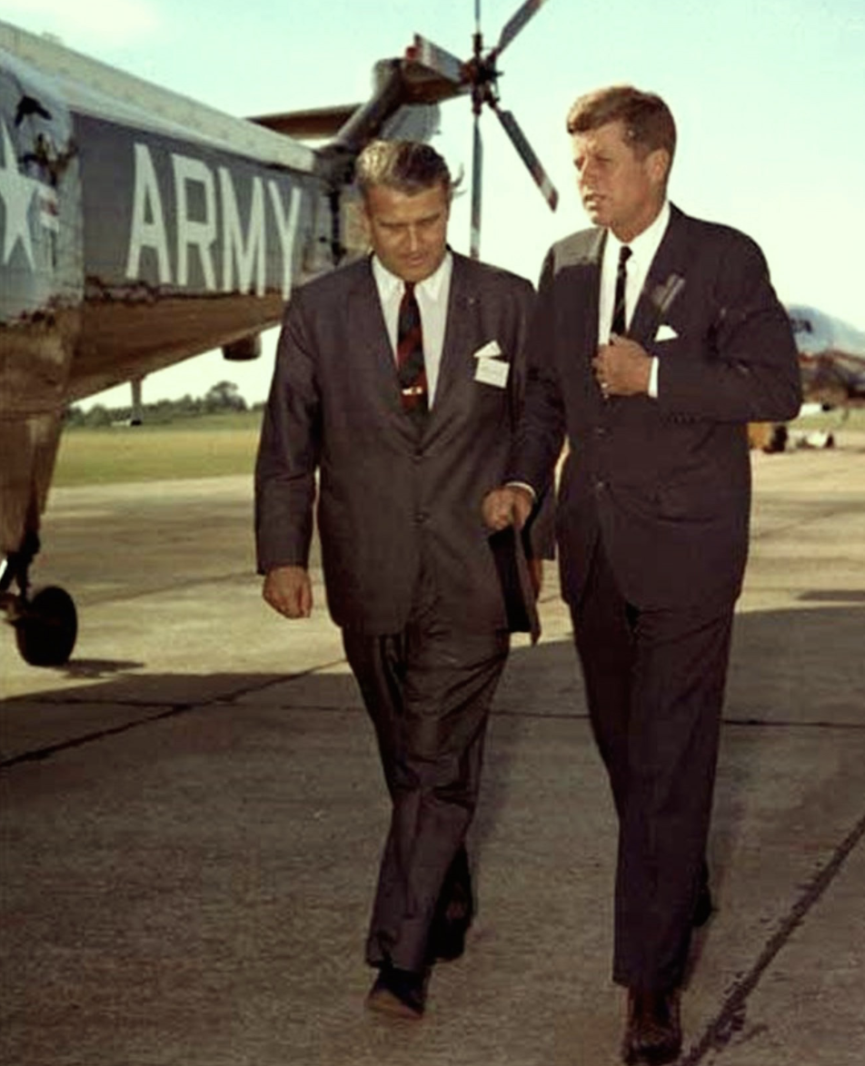 Вернер фон Браун и Джон Кеннеди, май 1963 года. Источник: pinterest.com
