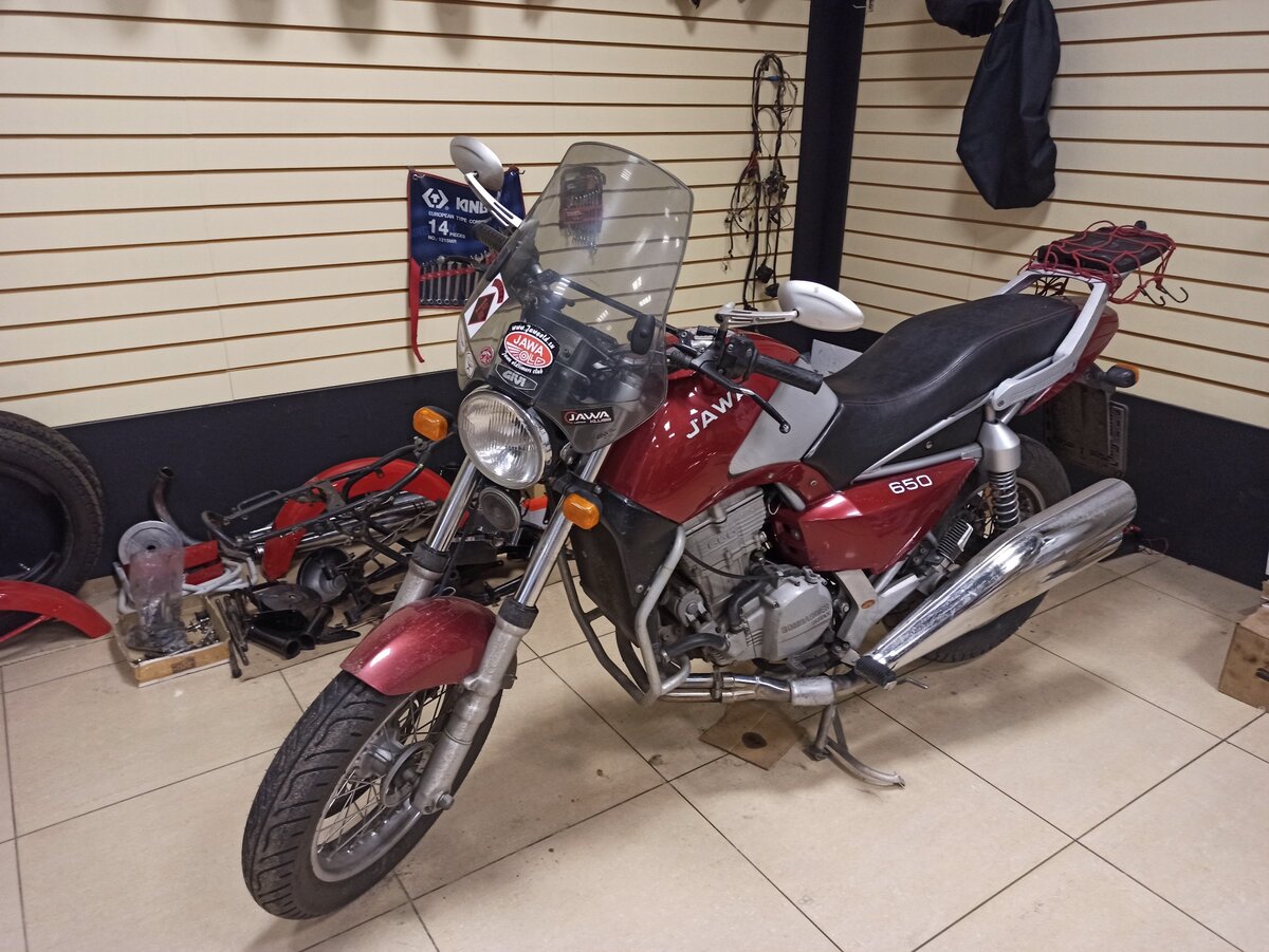 Особенности модели Jawa 650 Dakar 2009