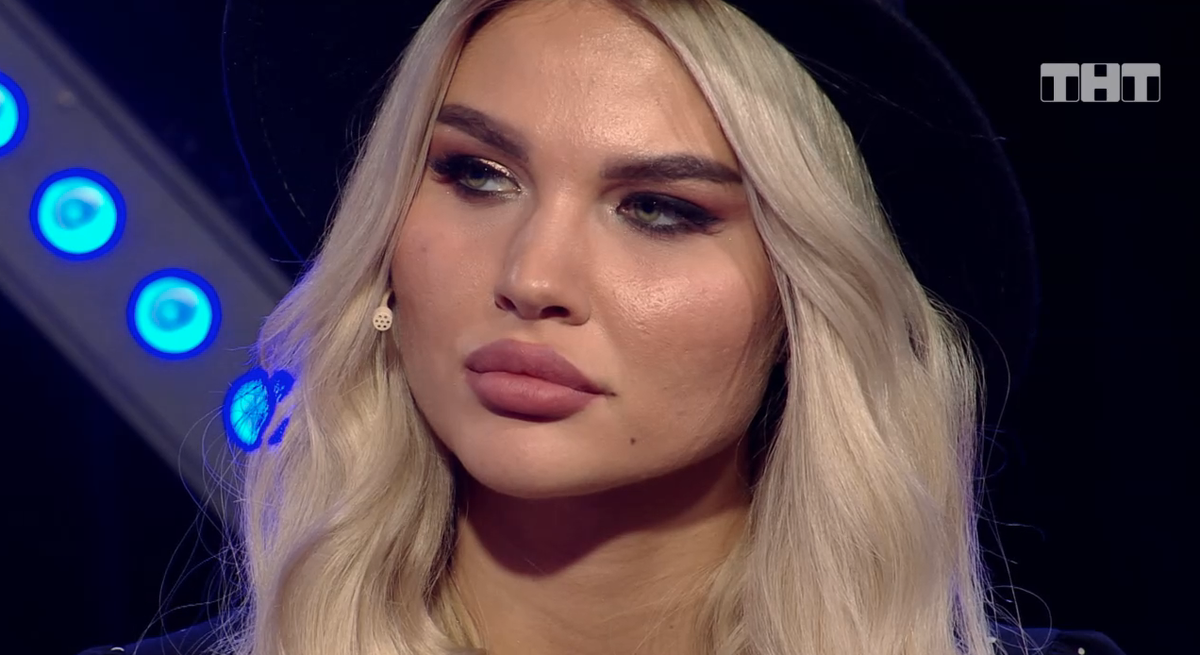 Фото: скрин с эфира. Анита выслушивает обвинения в свою сторону. 