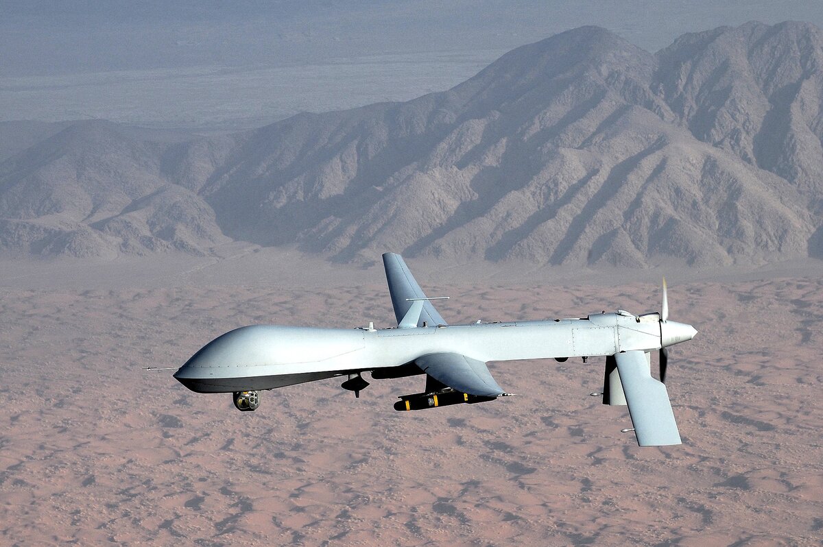 MQ-1B Predator с ракетой Hellfire (Wikipedia.org)