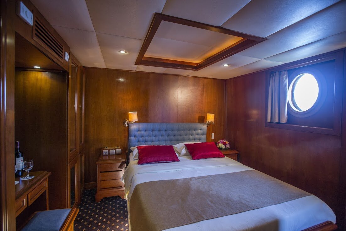 кровать на корабле для матросов